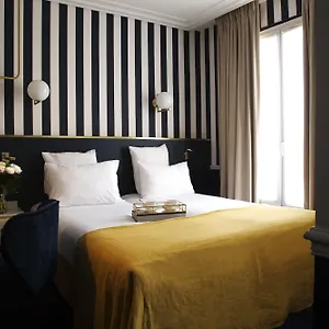 Léna 3*, Paris France