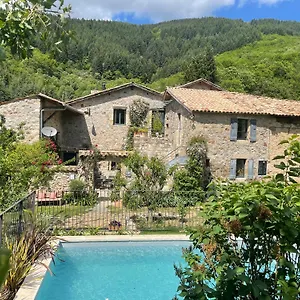 la-demeure-des-maitres.hotels-rhonealpes.com/
