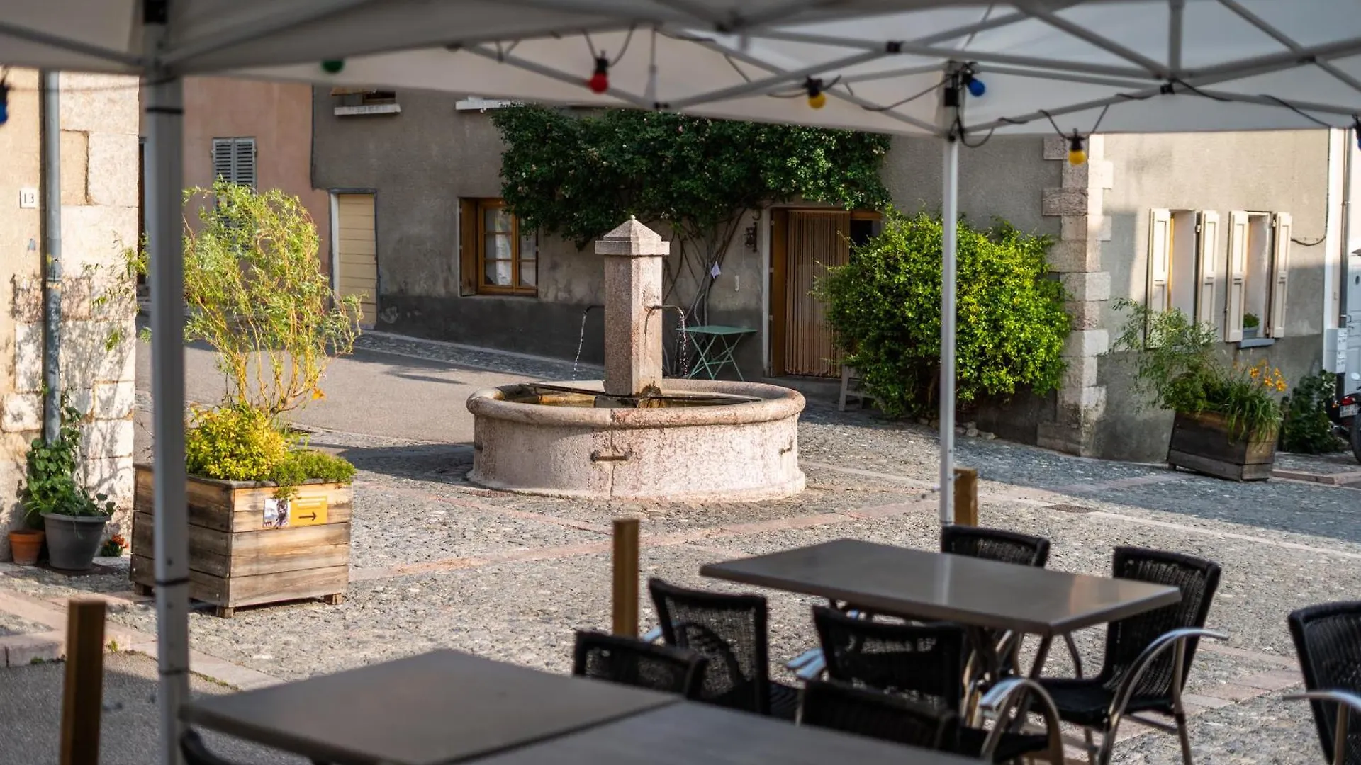 Auberge Le Glacier Bleu Mont-Dauphin 0*,  Frankreich