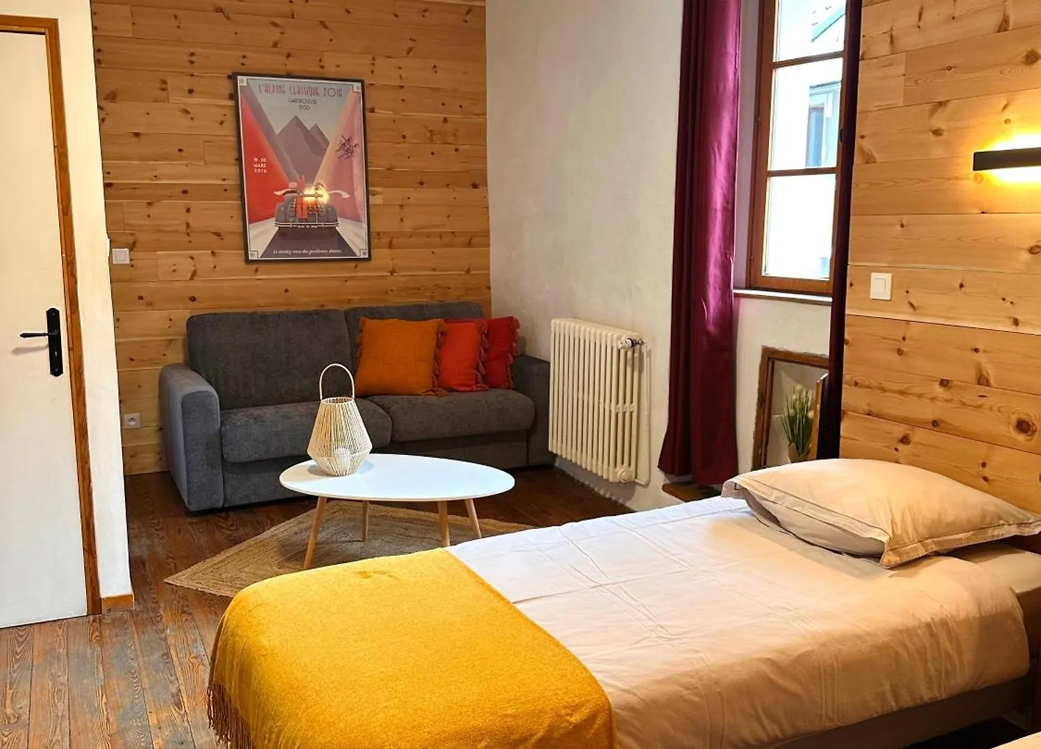 Auberge Le Glacier Bleu Mont-Dauphin Bed & Breakfast